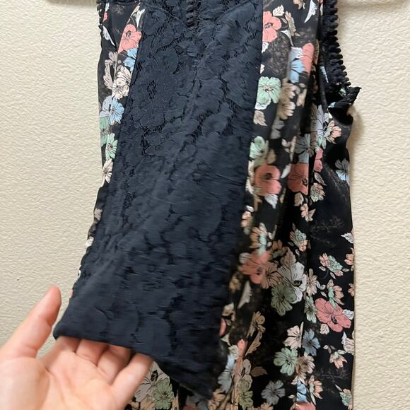 Self Esteem Blouse Black Floral Lace Pom Pom Crew Neck Sleeveless Top Hi-Back L - Picture 5 of 9